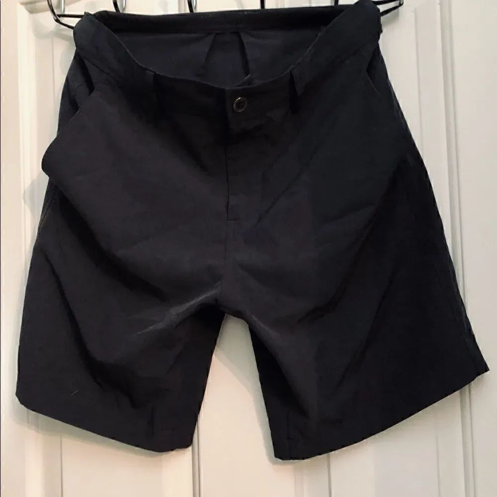 32 Degree hybrid men’s shorts.